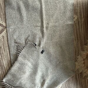 Fraas Fluffy Grey Scarf